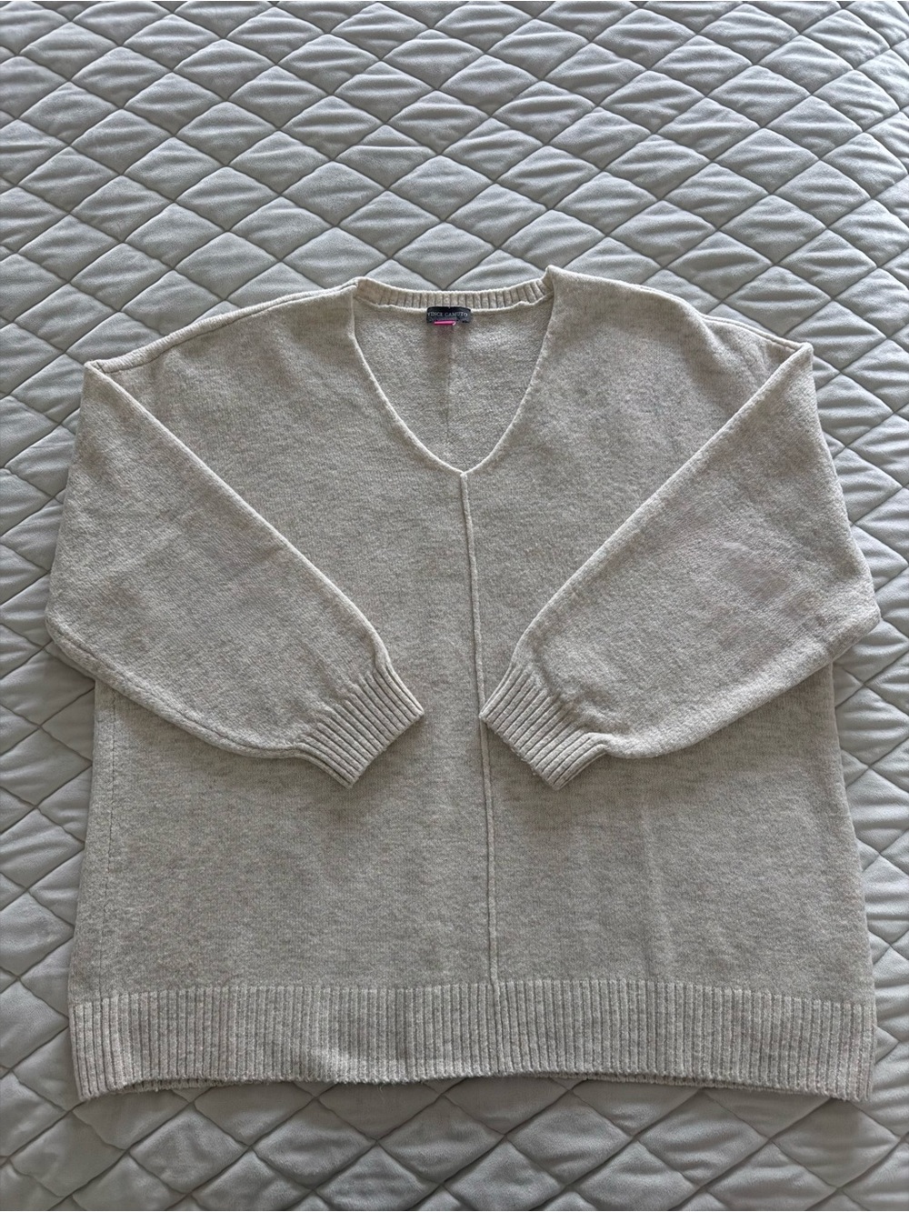 Women’s Vince Camuto Cream V-Neck Sweater